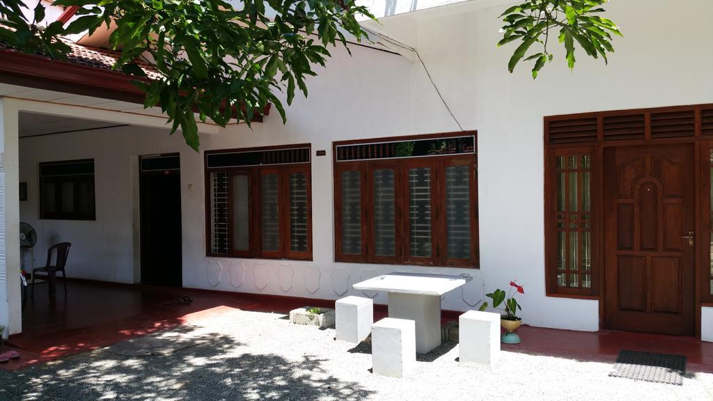 Desitha Family House Otel Mirissa Dış mekan fotoğraf